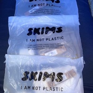 Skims smoothing T-Shirts